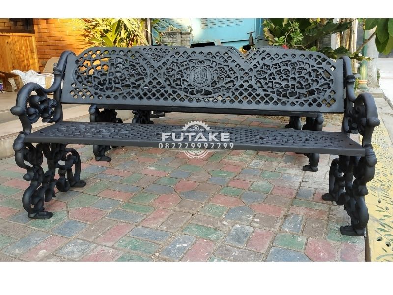 Kursi Besi Motif Daun Rambat untuk Taman dan Trotoar