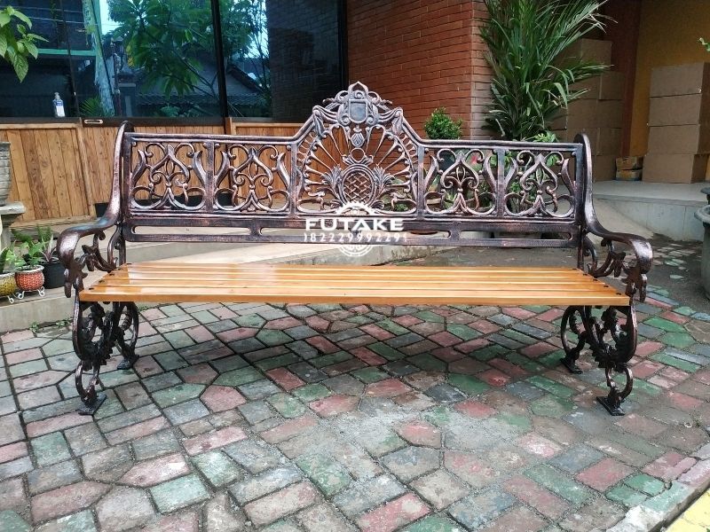 Kursi Taman Kursi Trotoar Motif Merak