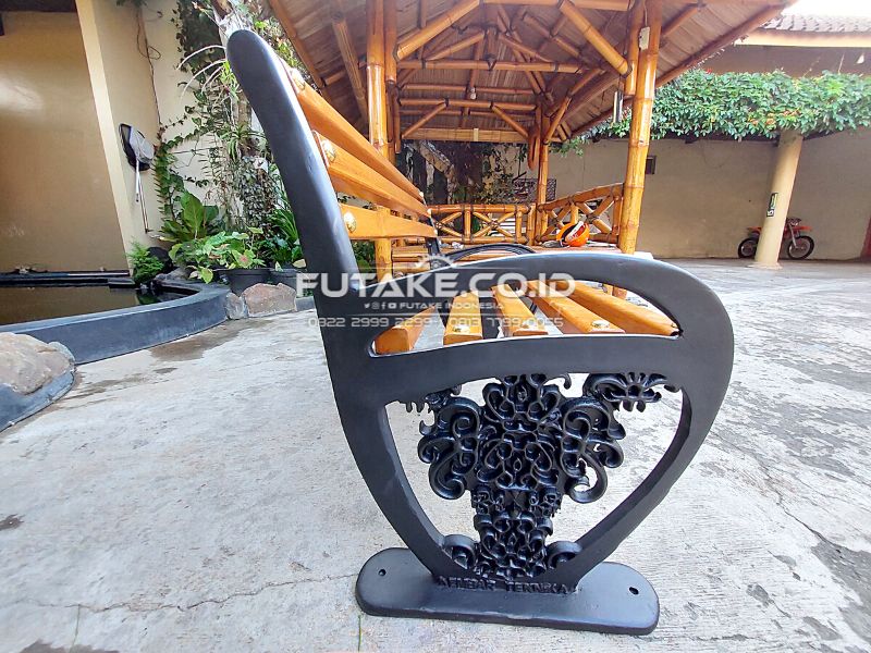 Bangku Taman Besi Cor