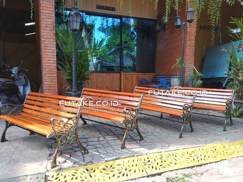 Harga Kursi Taman Minimalis Bahan Besi Cor